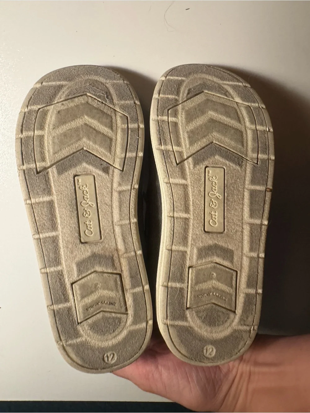 Cat & Jack Kids Gray Canvas Moccasin Shoes sz 12